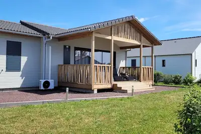 Image de Chalet confort 3 chambres, piscine chauffée, entre mer et nature près du Golfe du Morbihan