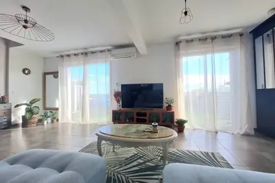 Image de Appartement T3 75m2 Bastia. 5 minutes de la plage. dernier étage vue mer