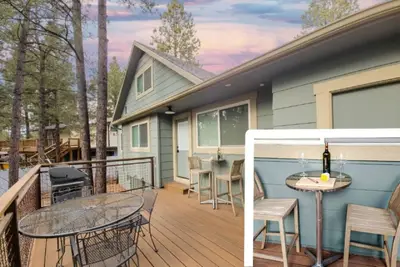 Image de Spacious Mountain Haven ~King Beds ~Near Downtown!