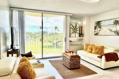 Image de New! Serene end-unit condo with Views - lagoons, gardens, ocean
