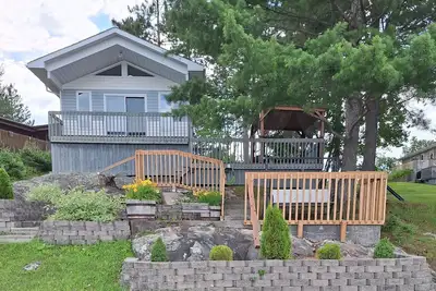 Image de The West Arm Getaway\nSTRSTC-2025-01