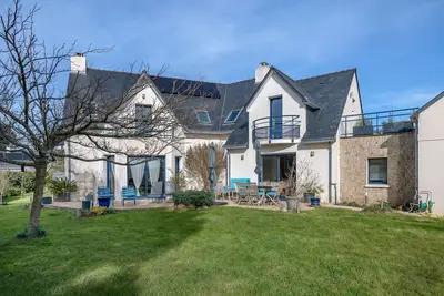 Image de Maison pour 9 - beau jardin - 5min de la plage