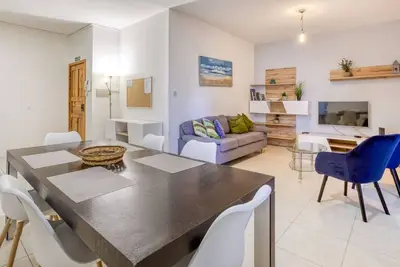 Image de A lovely 2Br home just off Spinola Bay