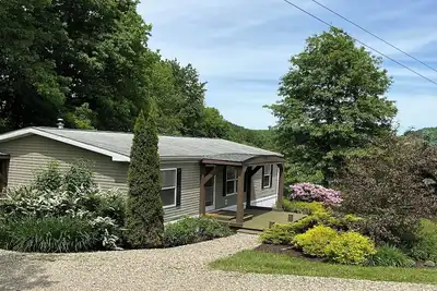 Image de Private country home-250 acres in Enchanted Mountains family-pet friendly, pond