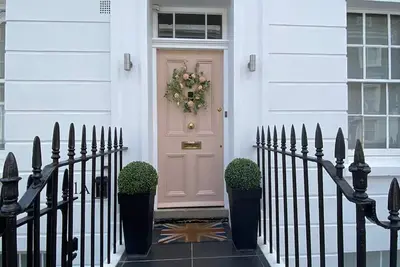 Image de Central London Historic Townhouse! Near Buckingham Palace, River Metros & Cafes!
