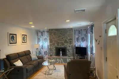 Image de Golf course off the back patio, 2 blocks to beach! 3 Br summer rental available!