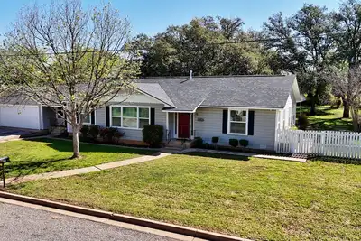 Image de The Bayley House, The Bayley House - Large Home on 1/2 Acre in Llano