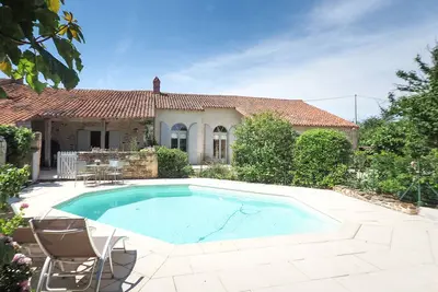 Image de Maison de vacances 'Logis La Tour - Gîte Orangerie' avec piscine privée, terrasse privée et Wi-Fi