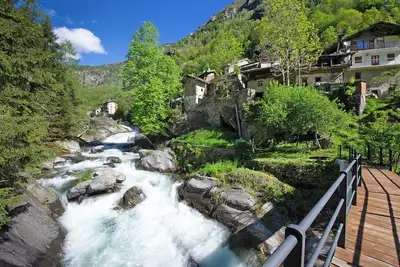 Image de Maison de vacances 'Casa Savin' avec vue montagne, jardin privé et balcon