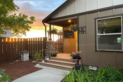 Image de Pastoral home with mountain views for your recreational retreat.