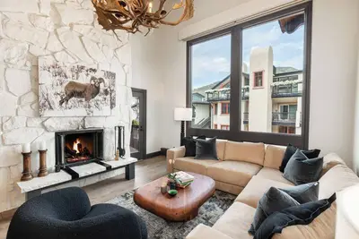 Image de Luxury 2-level Mountain Dwelling hot tub, spa  and  sauna access in Vail Village