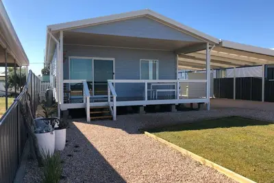 Image de Beachfront Gem | Cast a Line at 29