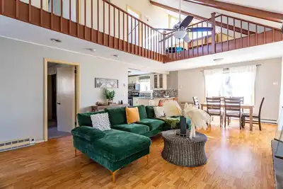 Image de Cayuga Hideaway | Game Room | Fire Table