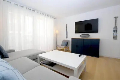 Image de Appartement en bord de mer avec clima et Wifi, Première ligne, quelques pas du port et du centre