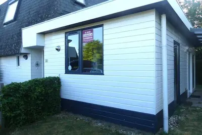 Breskens Vakanties - Holiday park Schoneveld Zeester 32 is an attractive and comfortable semi-detached house 10 minutes' walk from the beach.