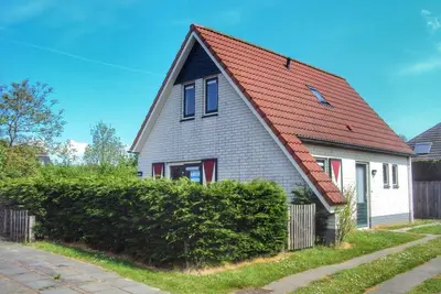 Type Zeemeeuw  located at the Schoneveld holiday park  is a sturdy holiday home with lots of comfort (87m2). A garden surrounds the house with a driveway for the car