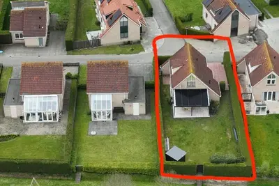 Do you want a pleasant holiday in an eco-friendly and energy-efficient home with all modern comforts. Features include : - Car charging station on private driveway so you don't have to move around.