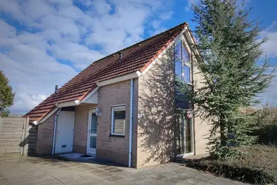 This detached house type Zwin on holiday park Scheldeveste is suitable for 6 people with approx. 102m2 of living comfort and a lovely enclosed garden. I