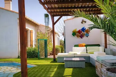 Image de L'oiseau Blanc. Villa avec Piscine & jardin privés, Clim, Wifi, 6 Personnes.