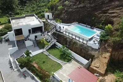 Image de Romantic Spanish villa w/Infinity Pool — 10 min from the beach!