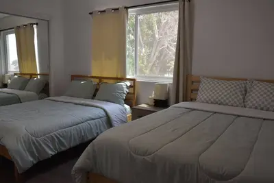 Image de Spacious 4-bedroom house with WiFi, Ac in superb Glendale