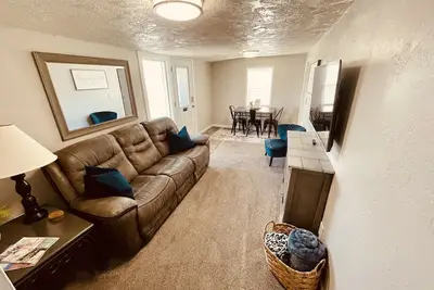 Image de Small Group Apartment in Century-Old Building Apt#4