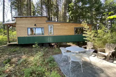 Image de Tiny house on 6 quiet acres with outdoor \nsteam sauna, and views. Pet friendly!