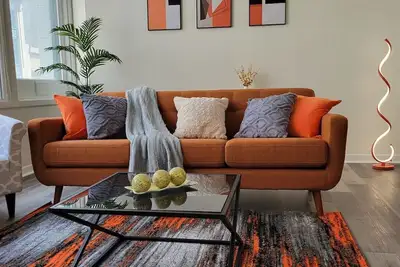 Image de Downtown Queen Suite- Free Parking- Conv Center Skywalk #5