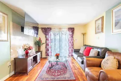 Cheerful 3 Bedroom Home- Near Ewr/Nyc