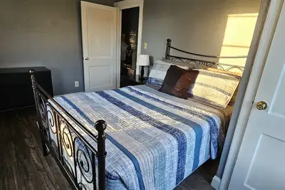 workers retreat. . cozy area to work remote while enjoying great food and fishing
