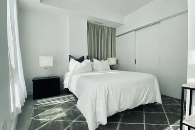 Image de Executive 2 bed 2 bath condo - Kingsway Crescent