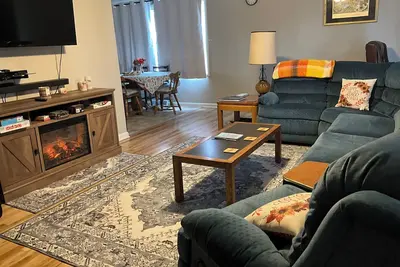 Image de Centrally located 2 bedroom home