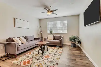 Image de Pet Friendly, Ground Floor Condo, Central Orem
