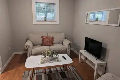 Image de 2 bedroom unit with separate entrance in Lougheed area 10 mins walk to askytrain