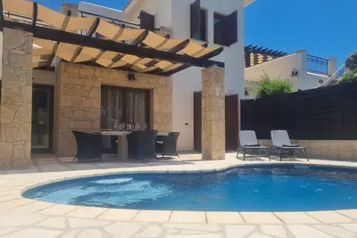 Villa Nausicaa, Aphrodite Hills Golf Resort, Private Heated Pool With Jacuzzi