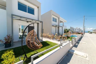 Image de Thalassa- Two-Bedroom Duplex with Garden