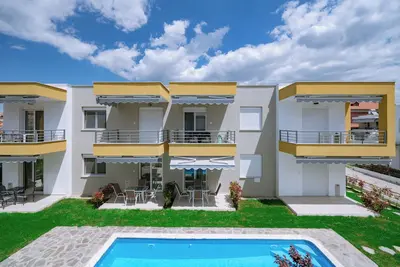 Image de One-Bedroom Apartment with Pool Access in Danai & Palm Residential Complex