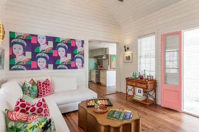 Image de Casa Zoë | Royal House – Charleston’s Crown