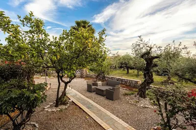 Image de Stoupa Serene Gem - Spitiko Garden Sanctuary