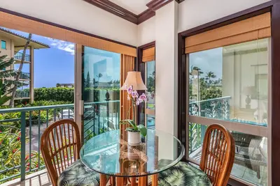 Image de Waipouil Beach Resort Beautiful Garden & Peek Ocean View!