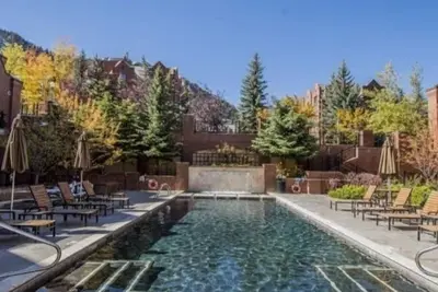 Image de Aspen Grand Hyatt   2 bedroom 2 bath, in Aspen’s front row 1 to block gondola.