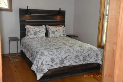 Lil' Cabin In The Woods