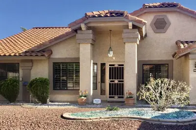 Image de New- Welcome! Golf course, 2 Master suites, Putting Green! Sunsets Galore!