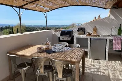 Image de Jolie maison de village au pied du Ventoux et terrasse avec vue imprenable