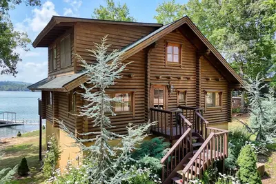Image de Storybook Alpine Log Cabin