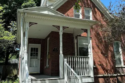 Image de Newly Renovated Home Near Iwu's Campus