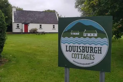 Image de Traditional Cosy Cottage Louisburgh. \n\n