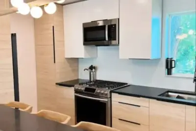 Image de Entire Home near Slc. Family Friendly & King Suite