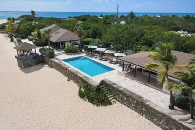 Image de Beachfront 4-bedroom villa at Baie longue