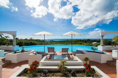 Image de An elegant Caribbean style 4 bedroom villa with a romantic tropical atmosphere